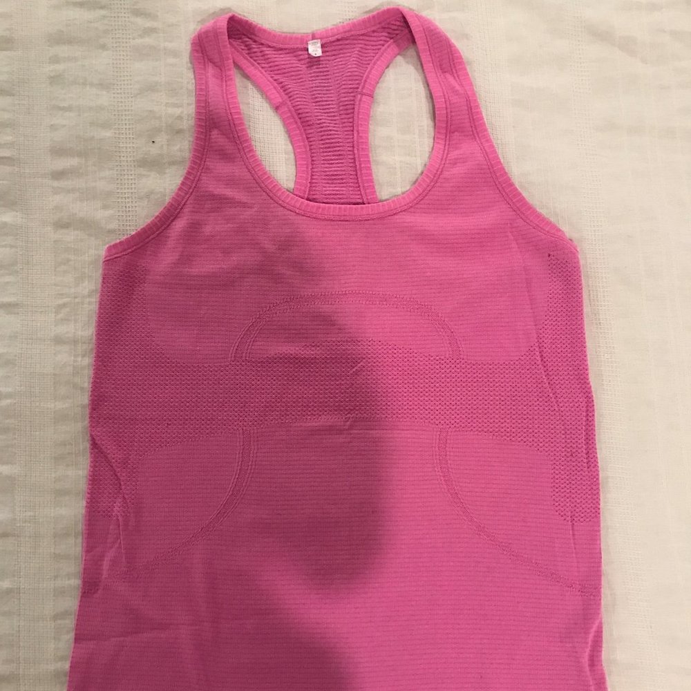 Lululemon tank size 6